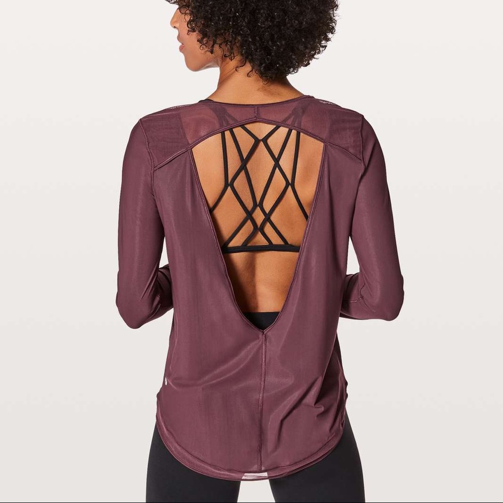 Lululemon open back long sleeve mesh detail size 2